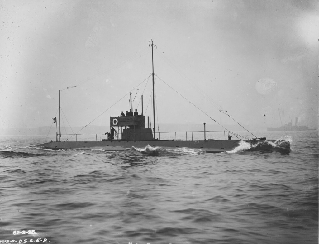 E-2 underway near New York City, 1912. National Archives and Records Administration.